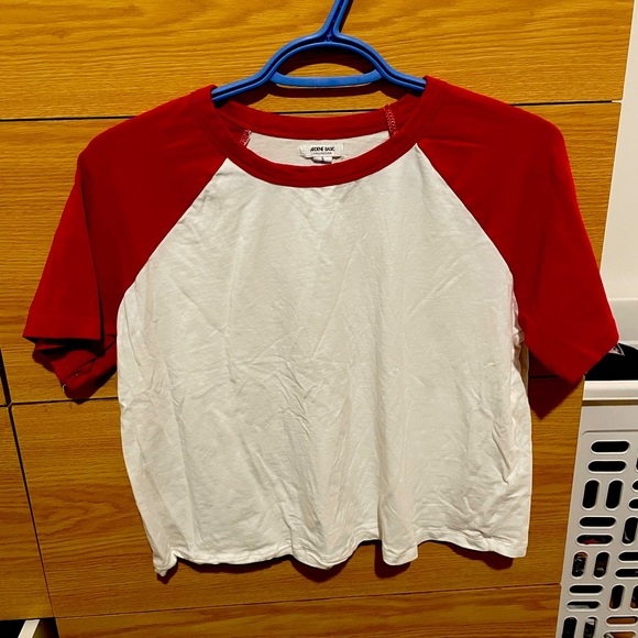 Tshirt - Picture 1 of 2